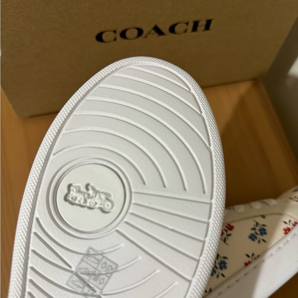 🌸 Coach Clip Low Top Sneaker With Floral Print - Picture 9 of 10